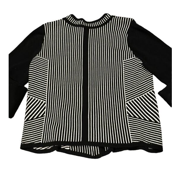 Chico's Natania Black/White Stripe asymmetrical Zip Up Cardigan Sweater size 12 - Picture 6 of 15